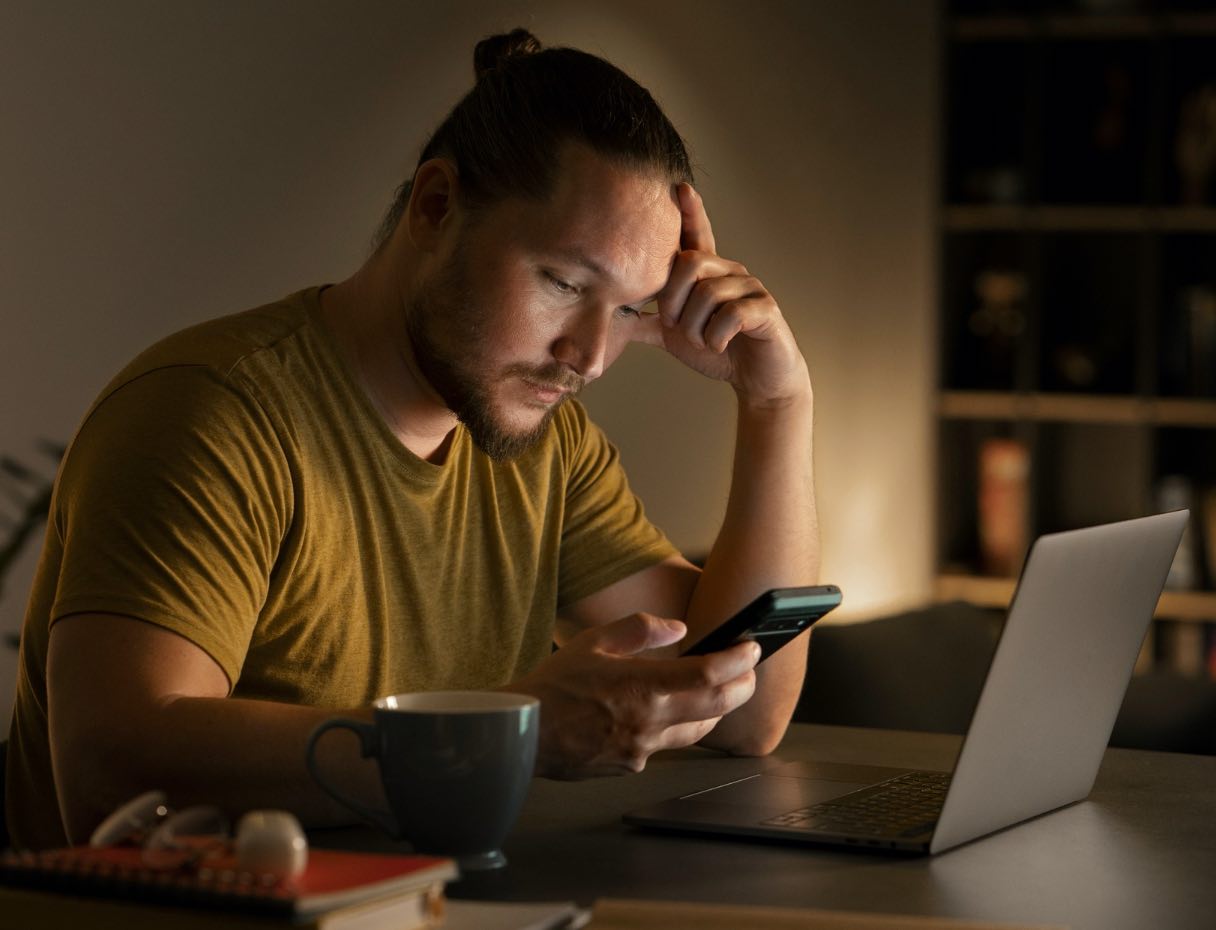 Why A Digital Detox Is Essential For Your Brain